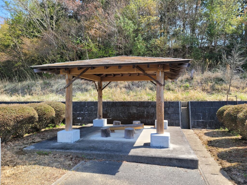 やすらぎの里 山田霊園 東屋 休憩所 中央